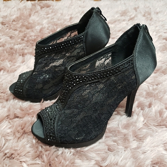 Black Lace AYAEL9 Michaelangelo Heels - Picture 3 of 11